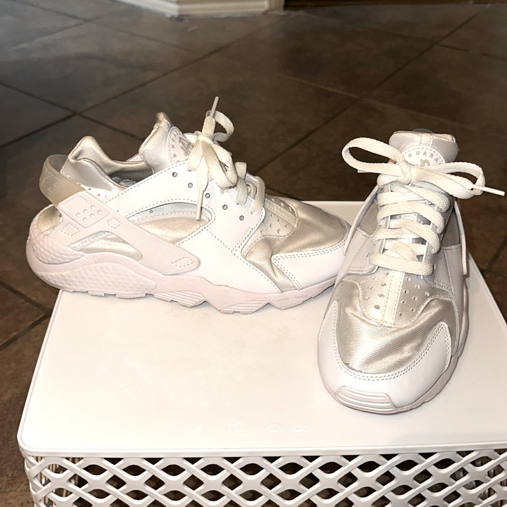 White Nike Huaraches Women's